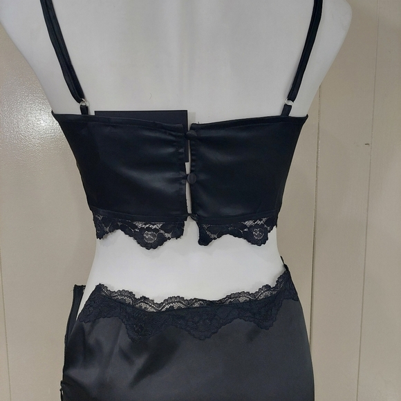 Pin-Up Black Bullet Lace Bra Top & Corset Mini Skirt. A playful lace dress with - Picture 7 of 14